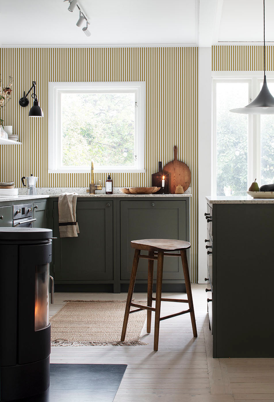 Delicate Stripes, Wallpaper in kitchen
