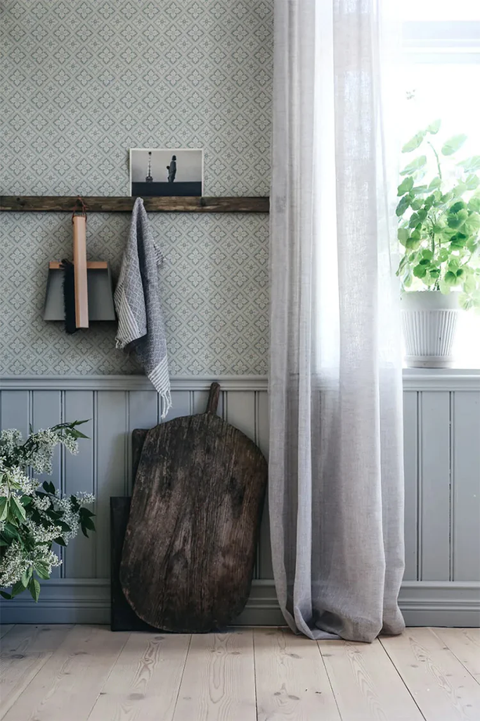 Edvin Rhombus, Pattern Wallpaper in Dusky Blue in Hallway