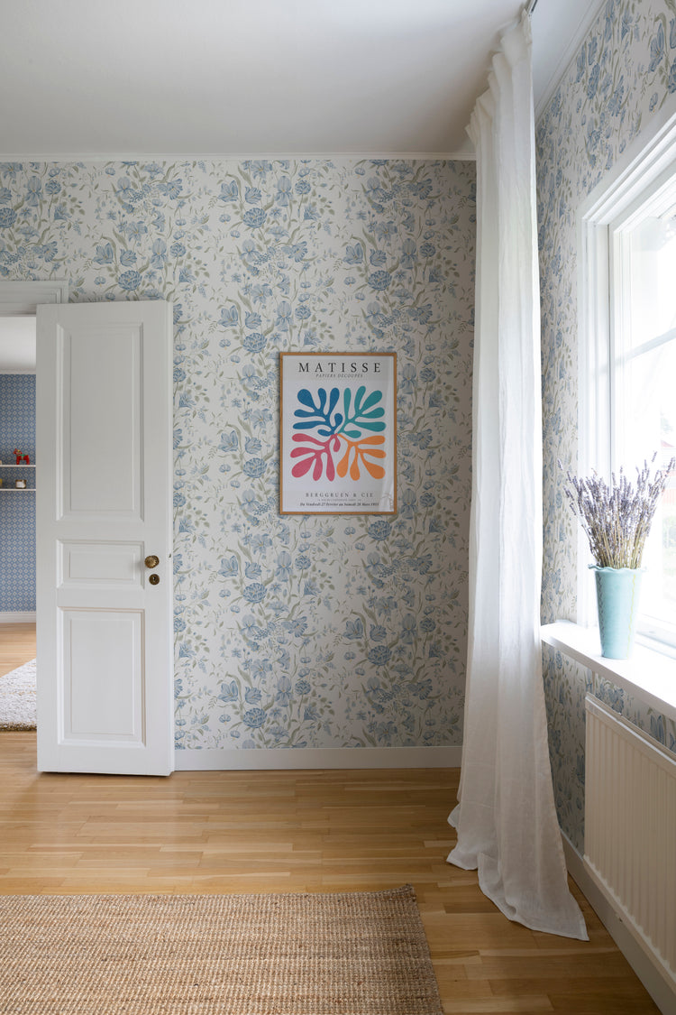 Karins Bukett, Floral Pattern Wallpaper in stairs wall