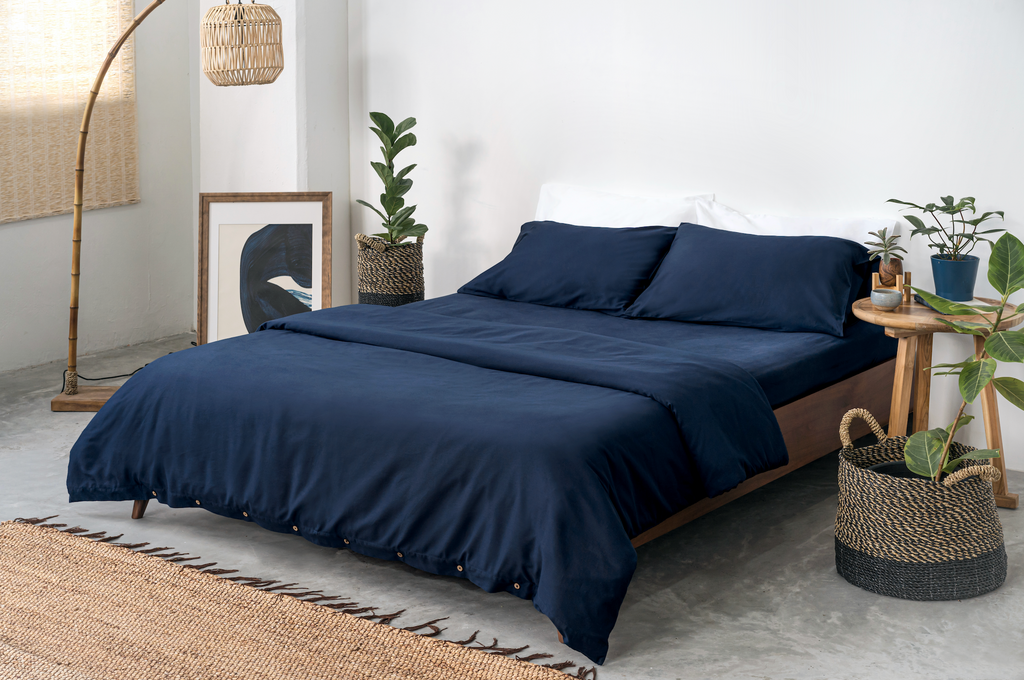 SOJAO Classic Sateen Bedding in Navy