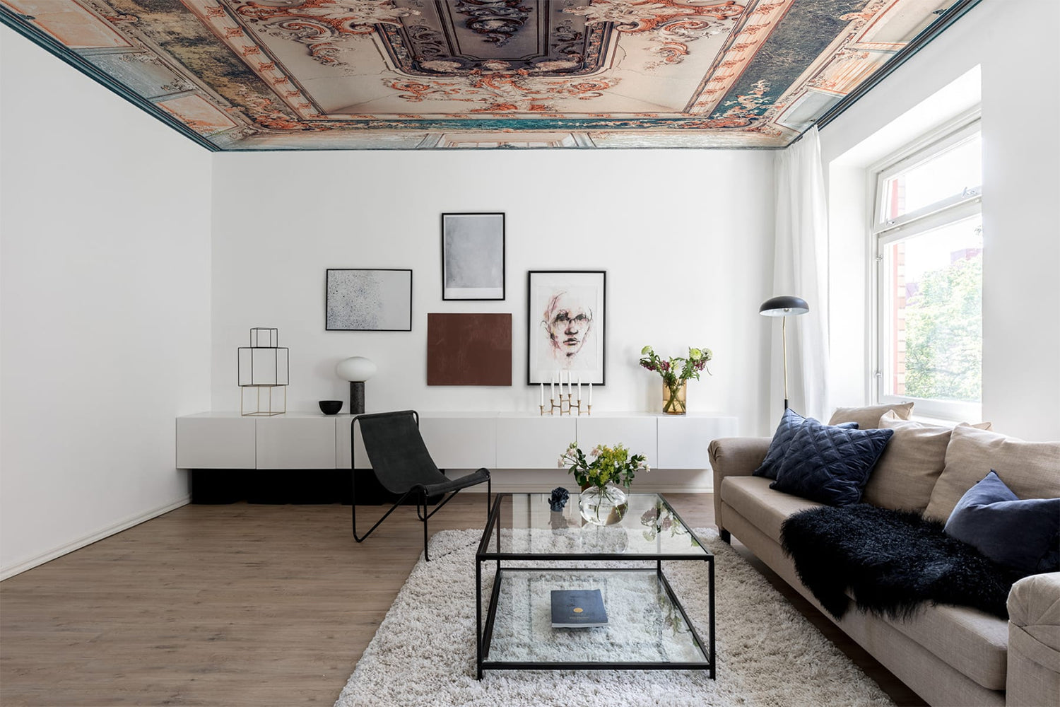 HC-Sophie_Art_Mural_Wallpaper-Interior2-18122023.jpg Creative ideas of Wallpaper in living room ceiling