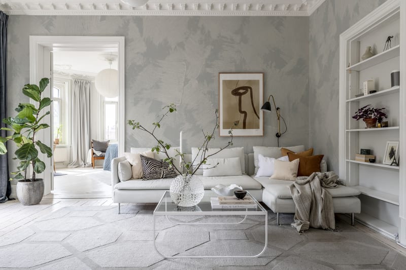 Brush wallpaper in living room